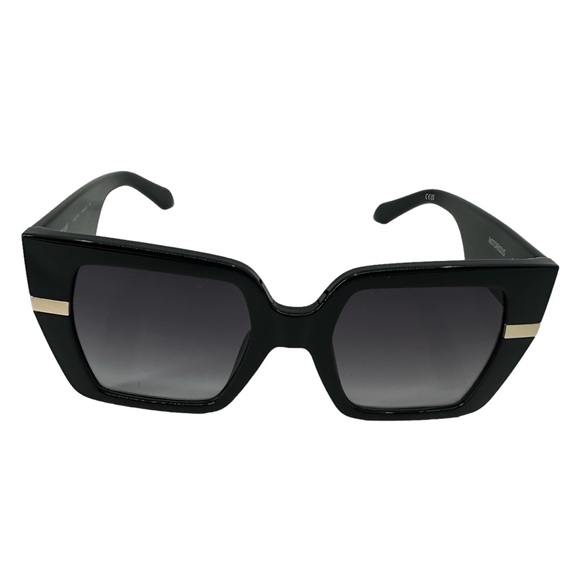 Quay Notorious Black Oversized Square Sunglasses Black Frame / Smoke Lens New - Picture 8 of 14
